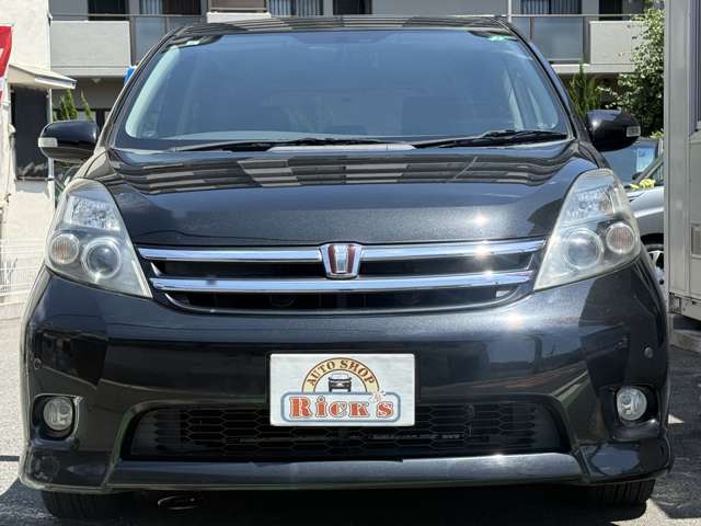 2009 Toyota Isis – thumbnail 4