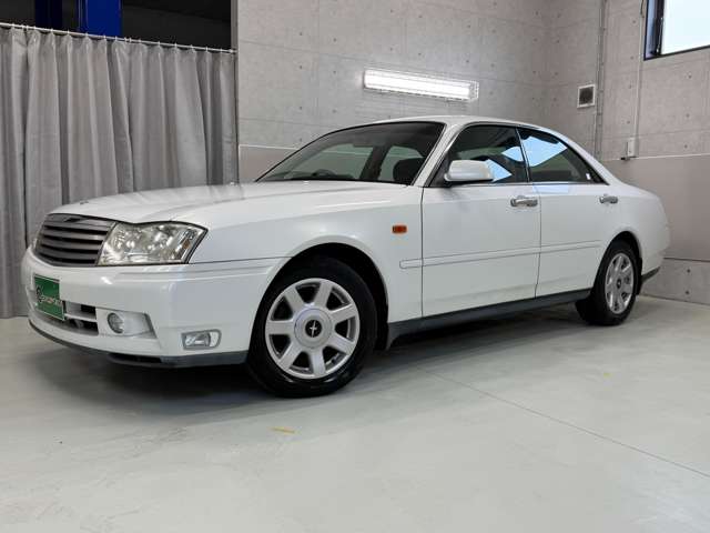 1999 Nissan Gloria – thumbnail 2