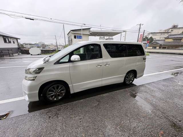 2010 Toyota Vellfire – thumbnail 3