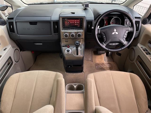 2007 Mitsubishi Delica D:5 – thumbnail 2