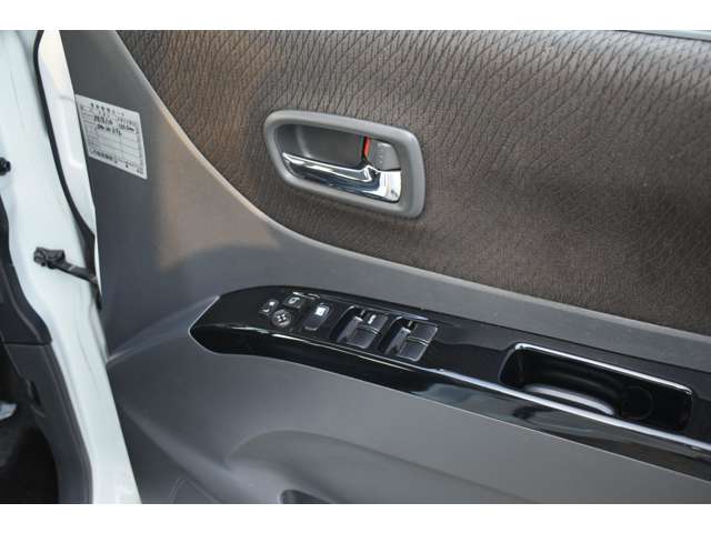 2010 Nissan Roox – thumbnail 4