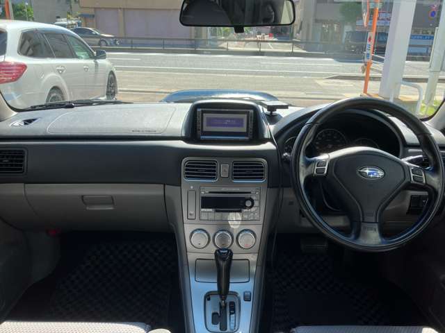 2004 Subaru Forester – thumbnail 3