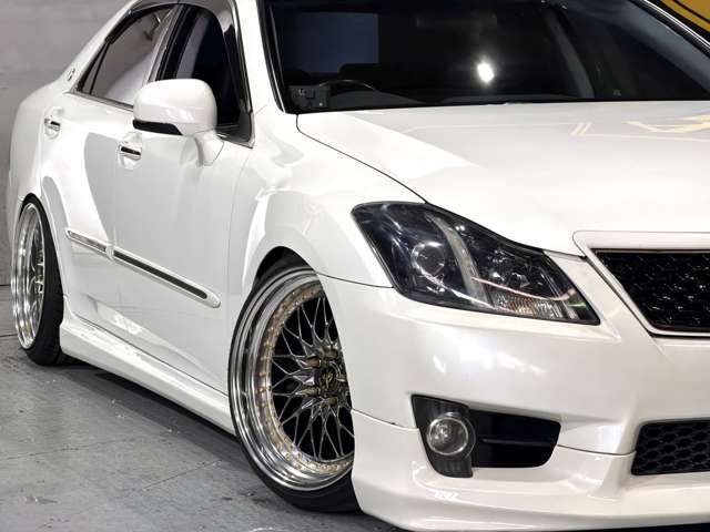 2010 Toyota Crown Athlete – thumbnail 3