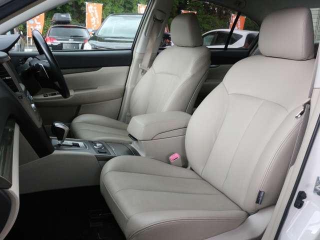 2011 Subaru Legacy B4 – thumbnail 4