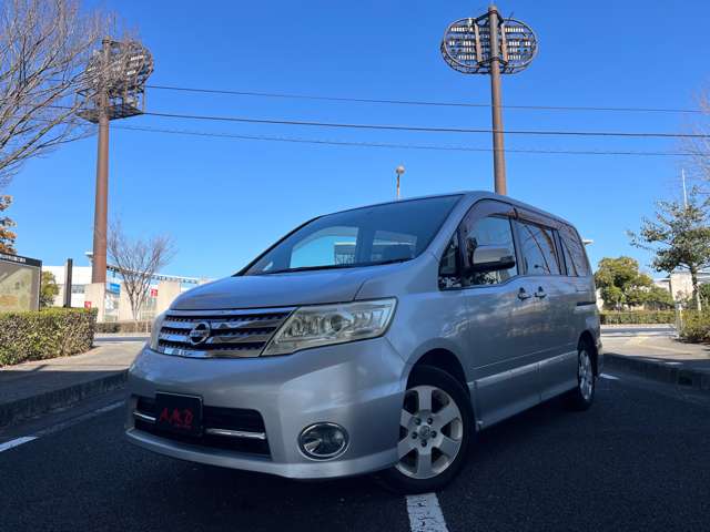 2009 Nissan Serena – thumbnail 2