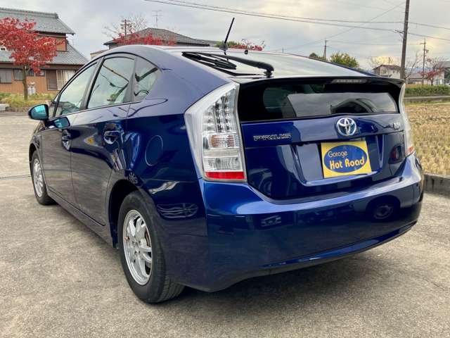 2010 Toyota Prius – thumbnail 4