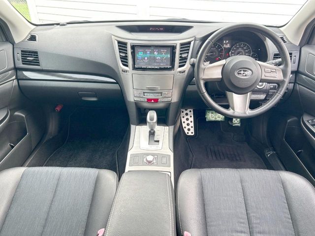 2011 Subaru Legacy B4 – thumbnail 2