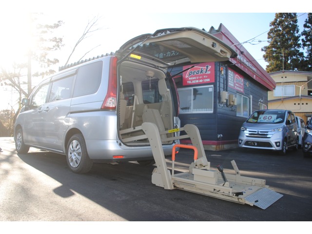 2009 Nissan Serena