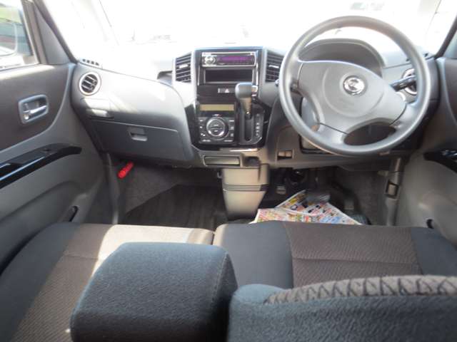 2010 Nissan Roox – thumbnail 2