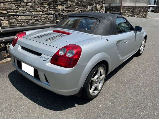 2005 Toyota MR-S – thumbnail 4
