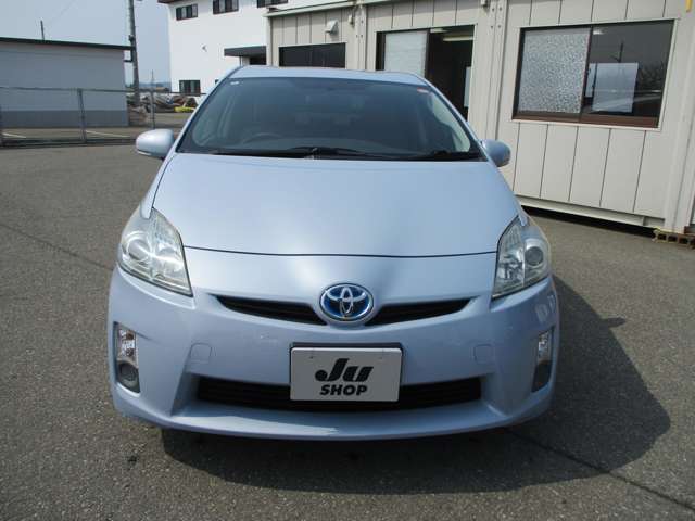 2010 Toyota Prius – thumbnail 2