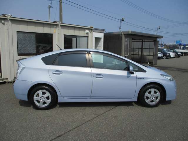 2010 Toyota Prius – thumbnail 4