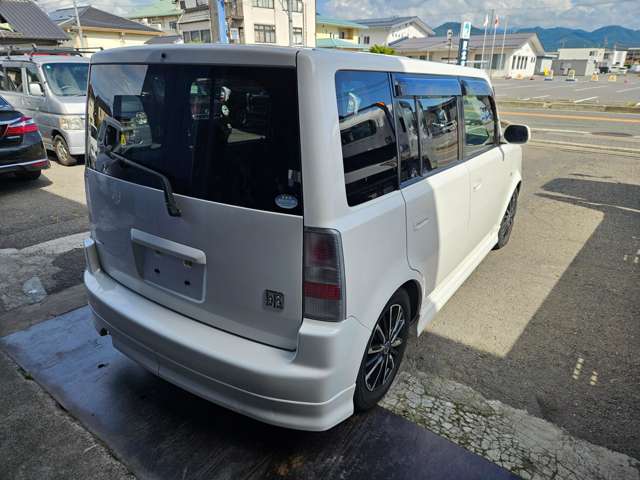 2005 Toyota bB – thumbnail 3