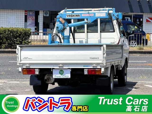 2004 Toyota TownAce Track
