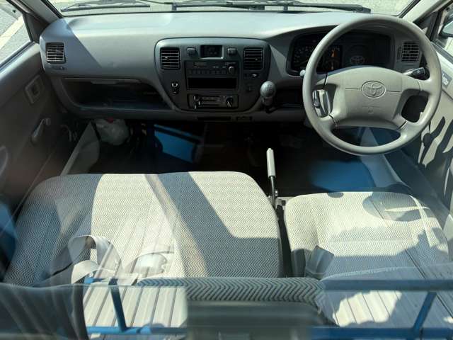 2004 Toyota TownAce Track – thumbnail 4