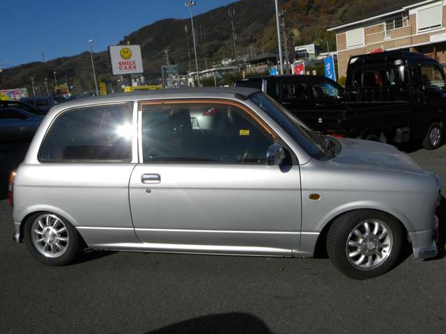 2001 Daihatsu Mira – thumbnail 4