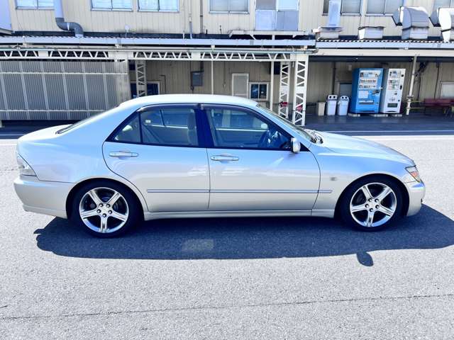 2001 Toyota Altezza – thumbnail 4