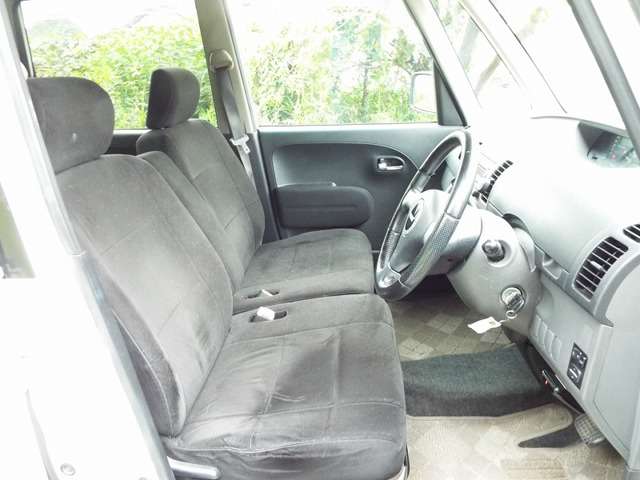 2005 Daihatsu Tanto – thumbnail 4
