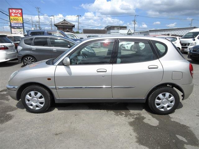 2001 Toyota Duet – thumbnail 4