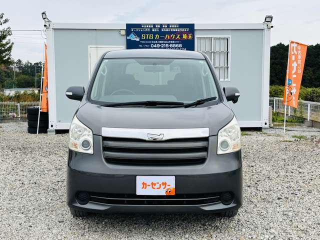 2009 Toyota Noah – thumbnail 2
