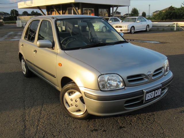 2000 Nissan March