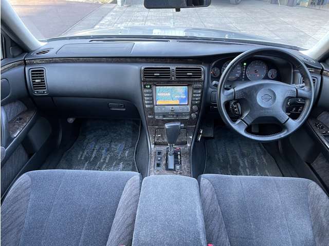 1998 Nissan Cima – thumbnail 3