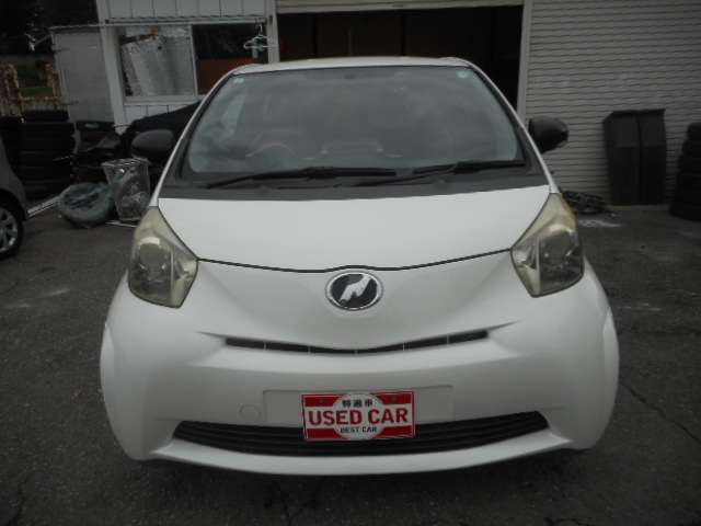 2010 Toyota iQ – thumbnail 3