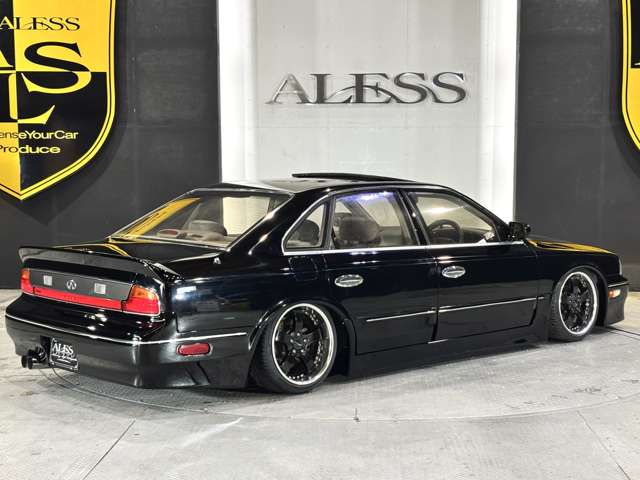 1996 Nissan Infiniti Q45 – thumbnail 3