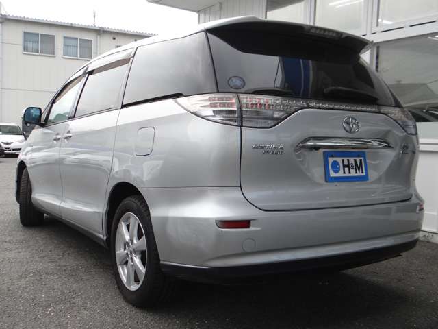 2007 Toyota Estima Hybrid – thumbnail 4