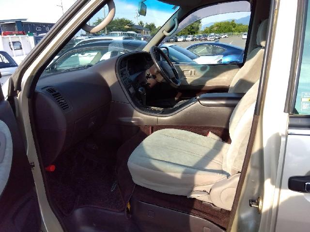 1997 Nissan Largo – thumbnail 3