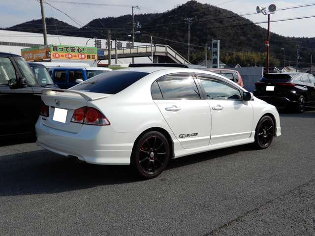 2005 Honda Civic Sedan – thumbnail 3