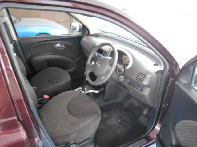 2010 Nissan March – thumbnail 2