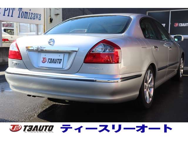 2004 Nissan Cima – thumbnail 4
