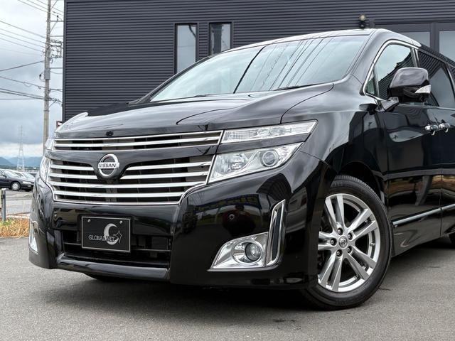 2010 Nissan Elgrand – thumbnail 2