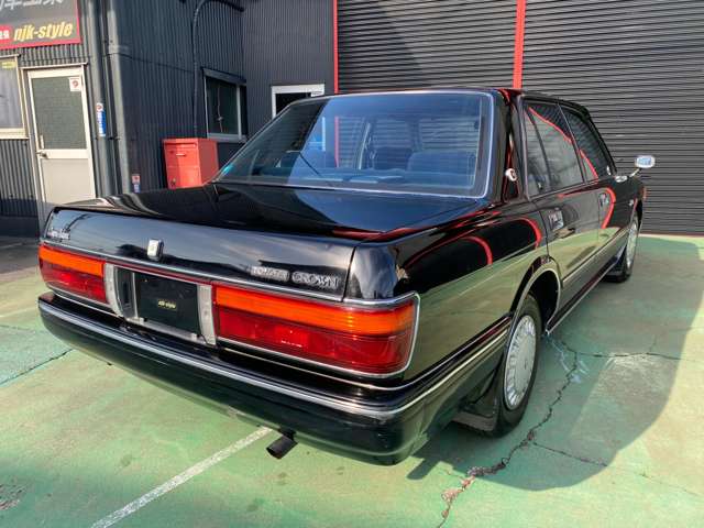 1988 Toyota Crown Sedan – thumbnail 2