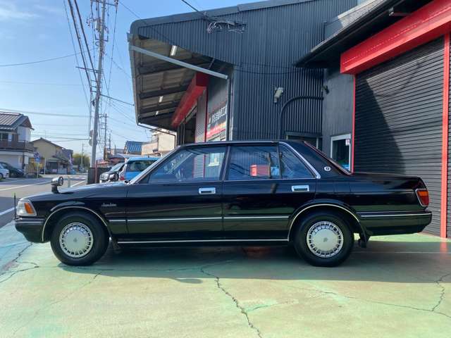 1988 Toyota Crown Sedan – thumbnail 3