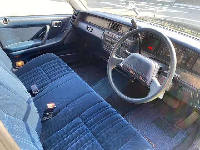 1988 Toyota Crown Sedan – thumbnail 4
