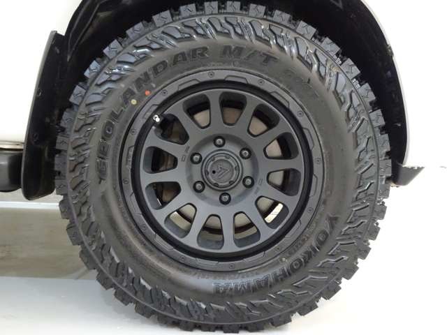 2008 Toyota Hilux Surf – thumbnail 2
