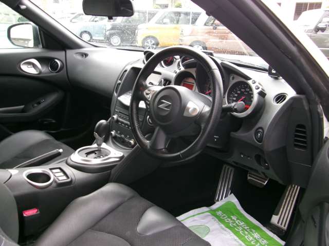 2010 Nissan Fairlady Z – thumbnail 3