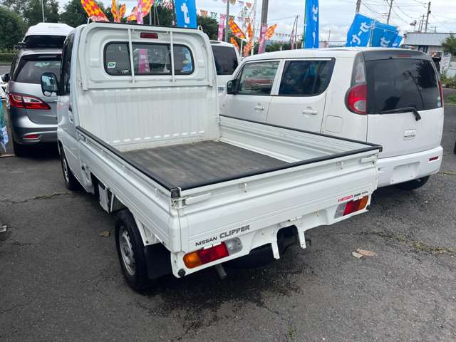 2010 Nissan Clipper Truck – thumbnail 4