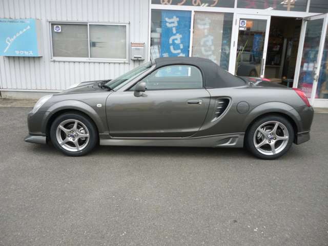 2002 Toyota MR-S – thumbnail 4