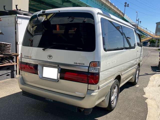 2001 Toyota Hiace – thumbnail 2