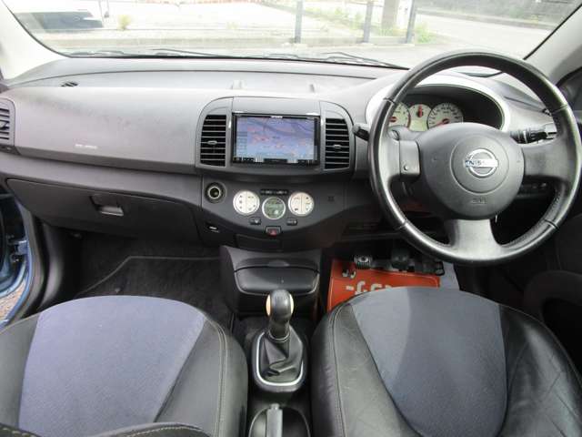 2007 Nissan Micra C+C – thumbnail 2