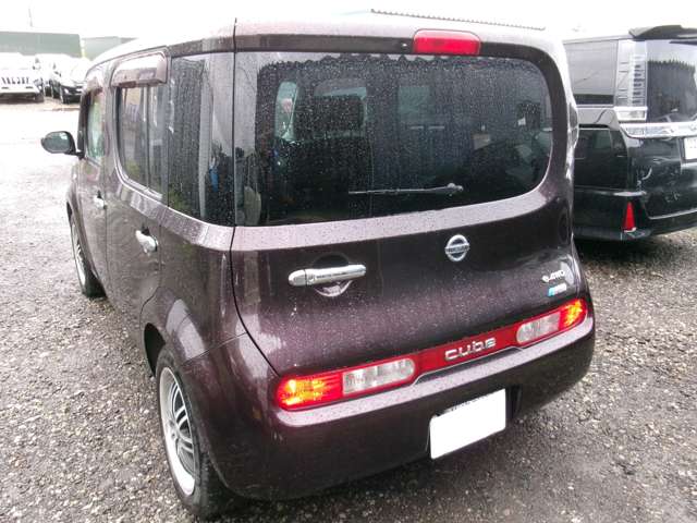 2010 Nissan Cube – thumbnail 4