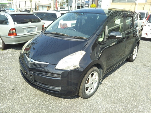 2005 Toyota Ractis