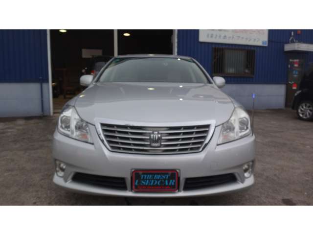 2010 Toyota Crown Royal – thumbnail 2