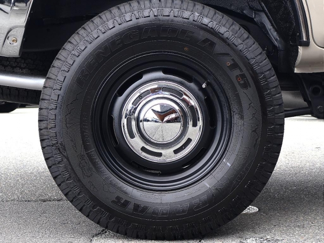 2000 Toyota Hilux Surf – thumbnail 4