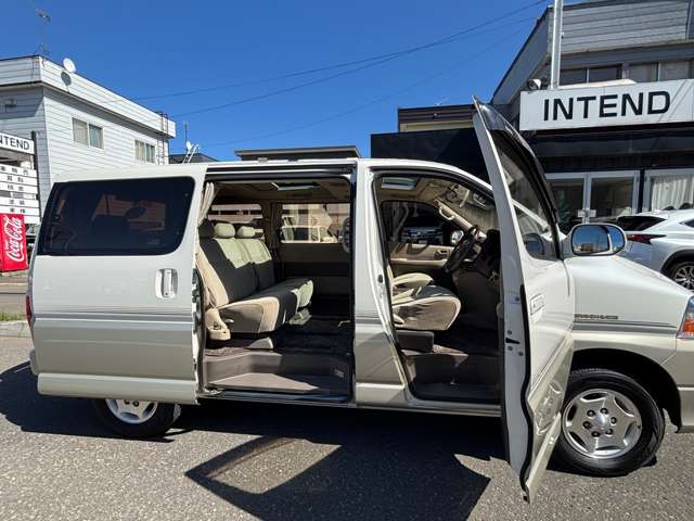 2001 Toyota Grand Hoace – thumbnail 3