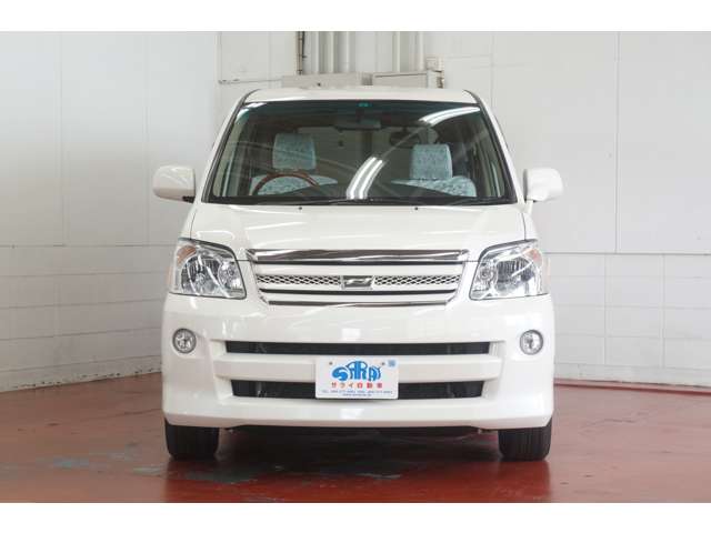 2007 Toyota Noah – thumbnail 2