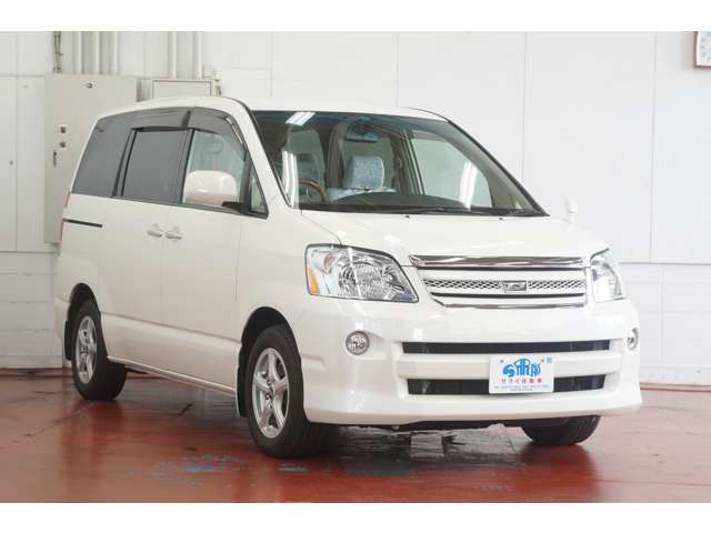 2007 Toyota Noah – thumbnail 3